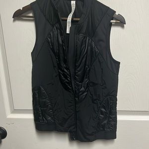 Lululemon running vest size 4